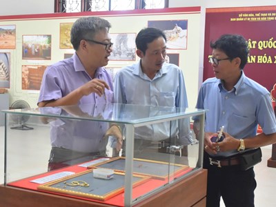 Khai mạc trưng bày chuyên đề về văn hóa Chăm và bảo vật quốc gia