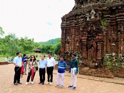 Phó đại sứ Ấn Độ tại Việt Nam thăm Di sản Mỹ Sơn