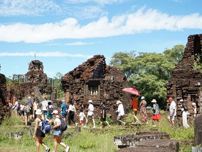 Khai quật khảo cổ khu vực giữa tháp K và nhóm tháp trung tâm Mỹ Sơn 