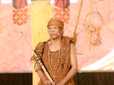 Độc đáo trang phục vỏ cây của người Cơ Tu