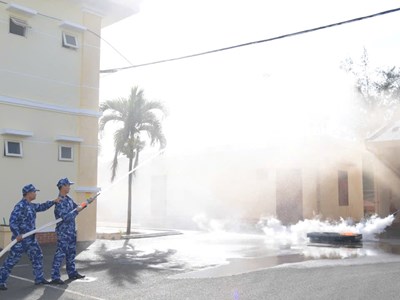 Vùng Cảnh sát biển 2 tập huấn nghiệp vụ phòng, chữa cháy năm 2025