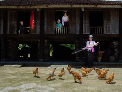 Đầu tư toàn diện, bảo tồn văn hóa để phát triển các xã miền núi 