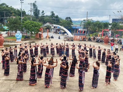 Nhiều hoạt động đặc sắc tại Ngày hội văn hóa truyền thống Cơ Tu