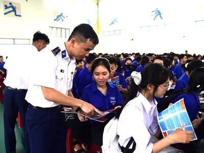 Vùng Cảnh sát biển 2 phát động cuộc thi tìm hiểu pháp luật về biển, đảo