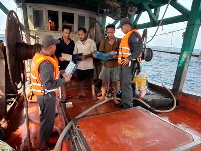 Triển khai đợt cao điểm ngăn chặn chống khai thác IUU