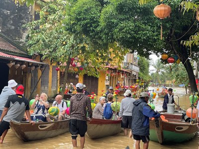 Mưa lớn kéo dài, nhiều vùng trũng thấp ở Đà Nẵng lại ngập lũ