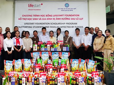 Chương trình học bổng Lifestart Foundation hỗ trợ học sinh sau lũ lụt