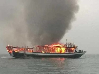 Tàu cá cháy, chìm khi đang đánh bắt, 55 thuyền viên được cứu kịp thời