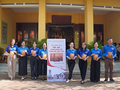 Ra mắt tập sách “Hội An - Những người con trung hiếu vẹn toàn”