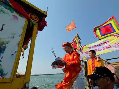 Rộn ràng khai hội cầu ngư Hội An Đông 2026