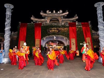  Bài 2 - Động lực từ Hội An, Thành phố sáng tạo