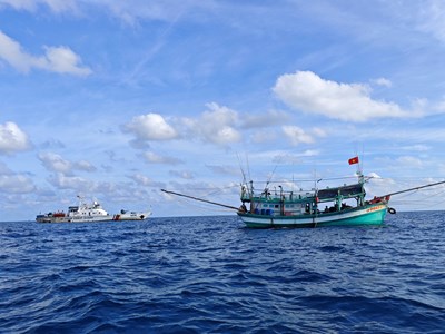 Chung sức gỡ “Thẻ vàng” IUU từ những chuyến tuần tra trên biển