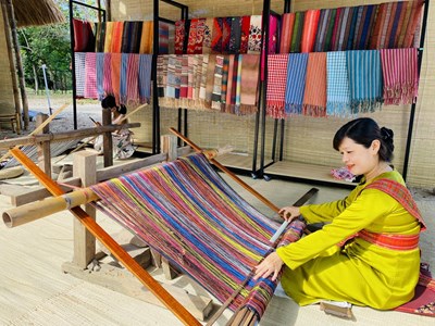 Kỳ 1 - Những bàn tay kể chuyện di sản
