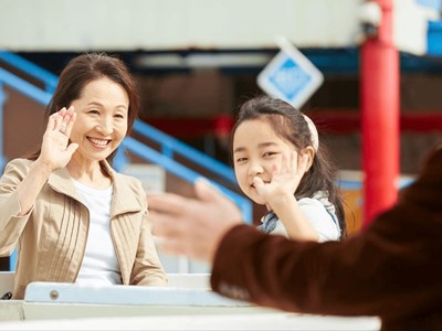 Bà nội hay bà ngoại, ai là người gắn bó với trẻ hơn? Thứ tự thực tế được hé lộ, nhiều người đoán sai