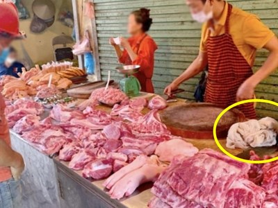 Tại sao người bán thường dùng giẻ lau thịt lợn? Biết được bí mật này tôi đã không bao giờ mua thịt lợn mộ cách mù quáng nữa!