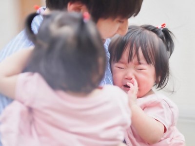 Vì sao trong gia đình có 2 con, con thứ thường được cho là thông minh hơn? 