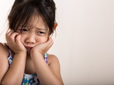 3 dấu hiệu chứng minh một đứa trẻ đang tự ti quá mức, nhìn là nhận ra ngay