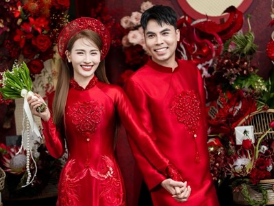 Mới cưới vài ngày, MC Huyền Trang Mù Tạt đã “xin phép” Đức Huy đi theo người đàn ông lạ mặt, chuyện gì đây?