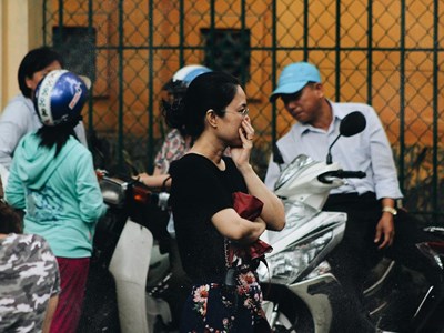 3 kiểu “hy sinh” của cha mẹ Việt vô tình tạo áp lực vô hình cho con