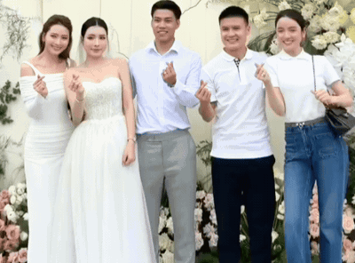 Chu Thanh Huyền, MC Mù Tạt đọ sắc cô dâu Bích Hạnh trong lễ cưới Văn Thanh, visual ai đỉnh hơn?