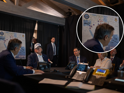 Nhà Trắng tung ảnh giữa lúc không kích Iran: Tấm bảng sau lưng ông Trump bị MXH đồn 'lộ dữ liệu nhạy cảm'