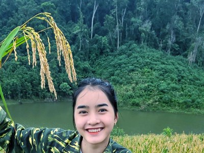 Yona Cươn: Cô gái vùng cao gầy gò, mộc mạc ngày càng xinh đẹp, hút hồn với gần 7 triệu người theo dõi