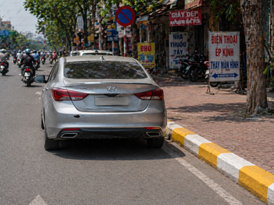 Chú ý: Không có biển cấm nhưng dừng, đỗ ở đây vẫn có thể bị phạt nhiều tiền