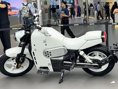 Mẫu xe máy điện chạy tới 500 km mới phải sạc, tích hợp ADAS như ô tô