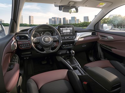 Xe hybrid tiết kiệm xăng của Nhật ưu đãi mạnh, giá chỉ hơn 400 triệu: Áp lực lớn cho KIA, Hyundai?