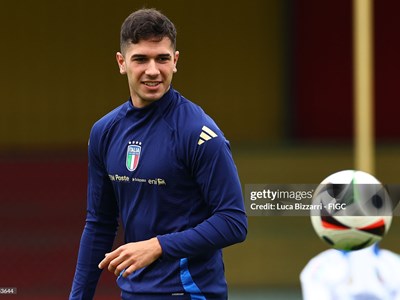 Cựu tuyển thủ trẻ Italia đổi màu áo vì World Cup