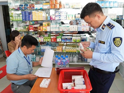 Xử lý nghiêm các cơ sở, hàng quán treo biển “chỉ nhận tiền mặt“