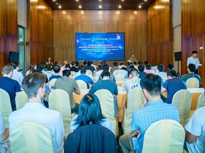 Khai mạc Trường hè nâng cao về lý thuyết trường lượng tử và lực hấp dẫn lượng tử 2025