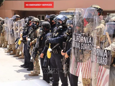 Mỹ điều thêm lính thủy quân lục chiến tới thành phố Los Angeles