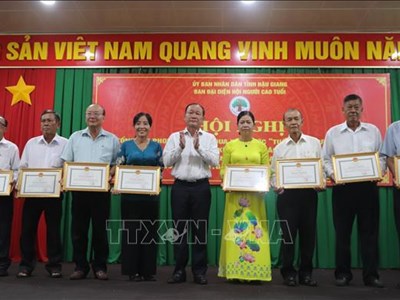 Gắn công tác thi đua với mục tiêu phát triển kinh tế - xã hội ở địa phương