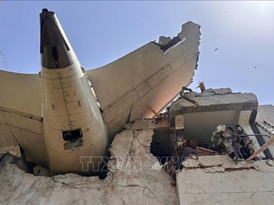 Vụ rơi máy bay tại Ấn Độ: Bộ trưởng Nội vụ tiết lộ lý do ít người sống sót