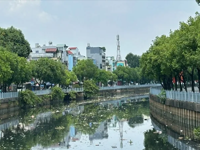 TP.HCM ban hành giá dịch vụ thu gom chất thải rắn trên sông, kênh rạch