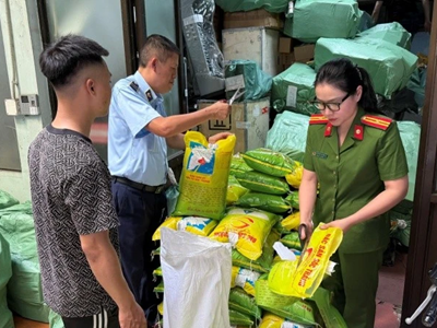 Hà Nội xử lý 814 vụ buôn lậu, hàng giả trong một tháng cao điểm