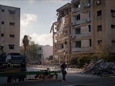 Căng thẳng Israel - Iran: Israel tạm mở lại không phận để đón công dân hồi hương