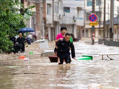 Lũ lụt nghiêm trọng tại Trung Quốc khiến trên 80.000 người phải sơ tán