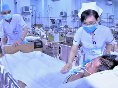 Bệnh viện khó tuyển điều dưỡng