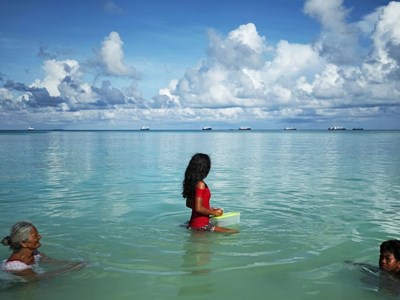 Lo nước biển nhấn chìm, hơn 1/3 người quốc gia này muốn di dân