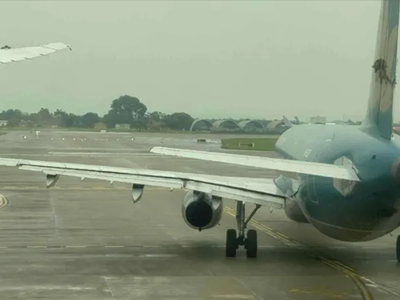 Hai máy bay va chạm tại đường lăn sân bay Nội Bài