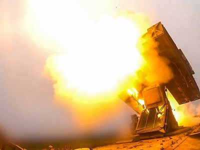 Nga dồn dập không kích Ukraine, nhắm vào căn cứ chiến lược Starokostiantyniv