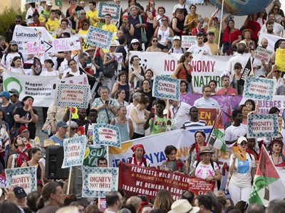 Tuần hành tại Tây Ban Nha kêu gọi công bằng về khí hậu và thu hẹp khoảng cách giàu-nghèo