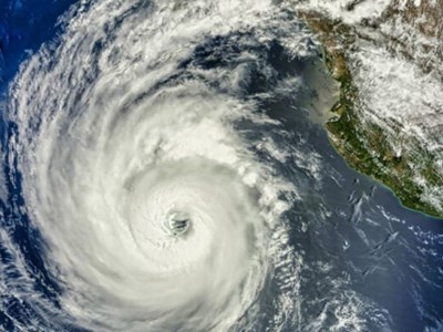 Bão nhiệt đới Flossie tiến vào Tây Bắc Mexico, tiếp tục mạnh lên