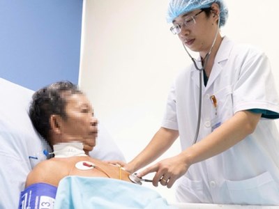 Bị hơn 30 vết ong vò vẽ đốt, người đàn ông thoát chết thần kỳ