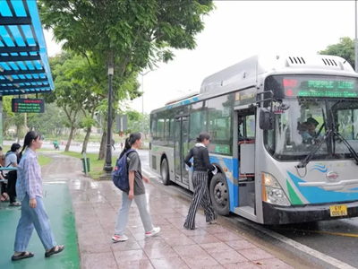 Thêm 1 tuyến xe buýt phục vụ đưa đón cán bộ, công chức từ Bình Dương (cũ) về TP.HCM làm việc