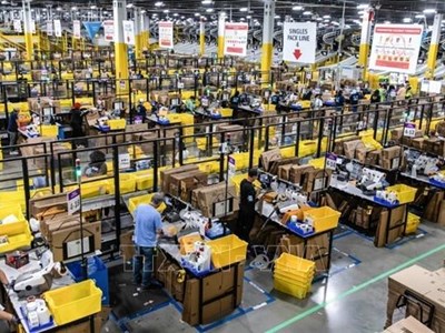 Amazon triển khai robot thứ 1 triệu, nỗi lo mất việc gia tăng