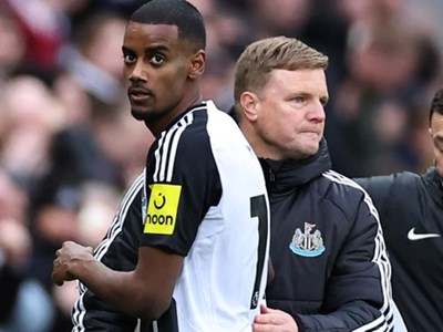 Isak được cảnh báo không nên chuyển đến Arsenal