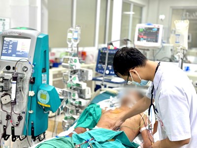 Nam thanh niên nguy kịch vì nghi nhiễm liên cầu lợn do ăn tiết canh